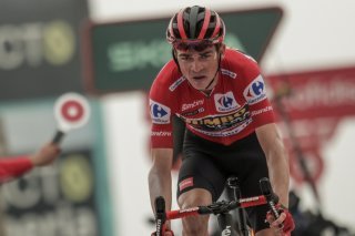 Vainqueur du Tour d'Espagne l'année dernière, Sepp Kuss ne participera finalement pas au Tour de France. KEYSTONE/EPA EFE/MANUEL BRUQUE